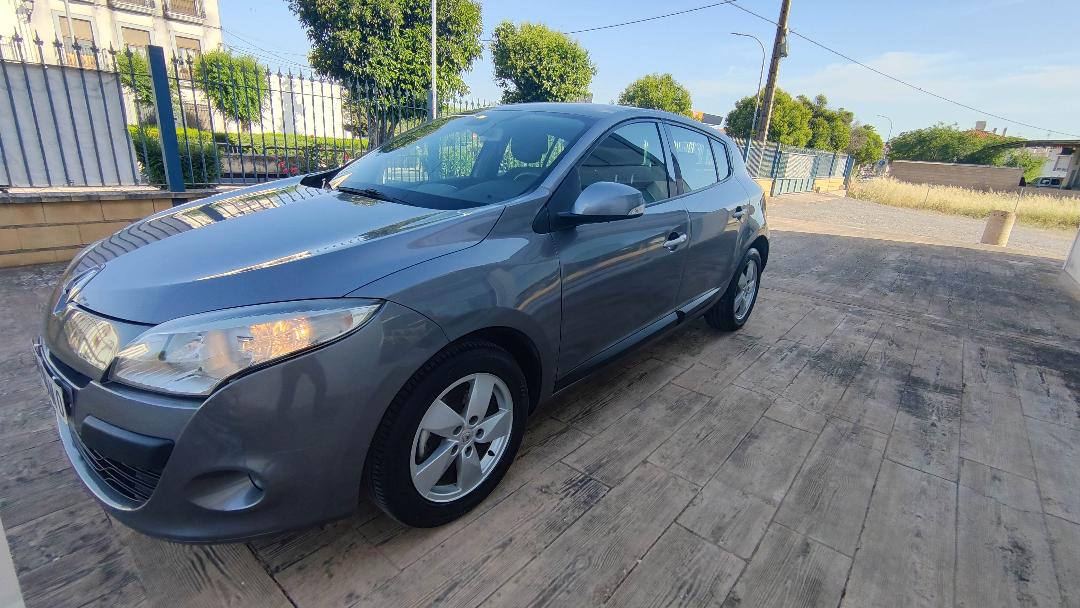 RENAULT MEGANE GRIS