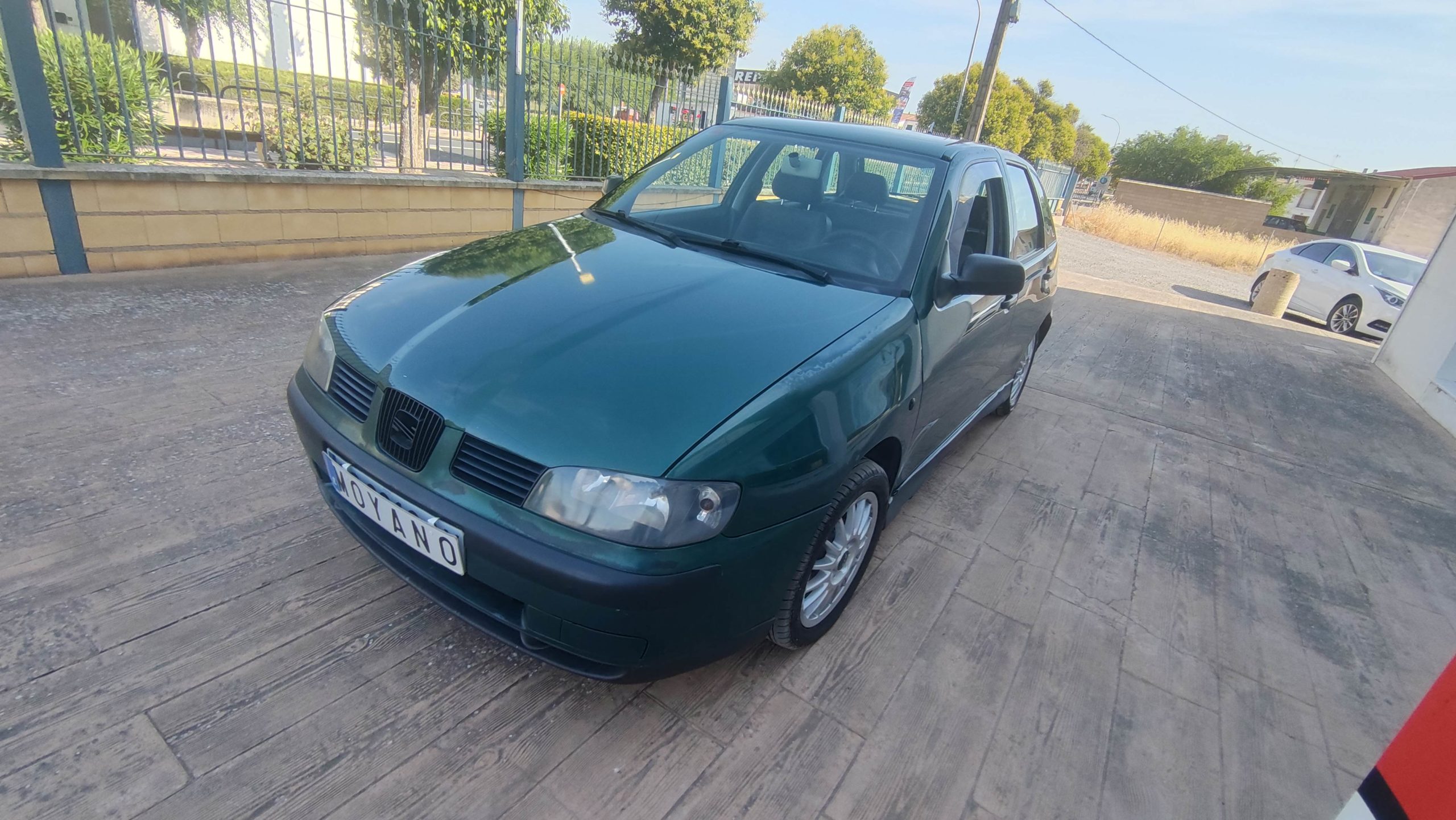 SEAT IBIZA